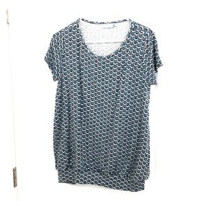 Blue/teal short sleeved nursing top